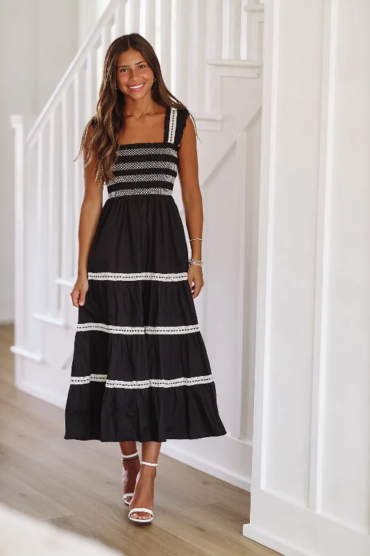 Trendy Threads Lola in Black Maxi Dress - Black