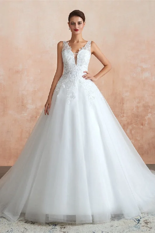 Eclectic Fashion A Line V-Neck Sleeveless Sequins Appliques Tulle Court Train Wedding Dresses WH30364