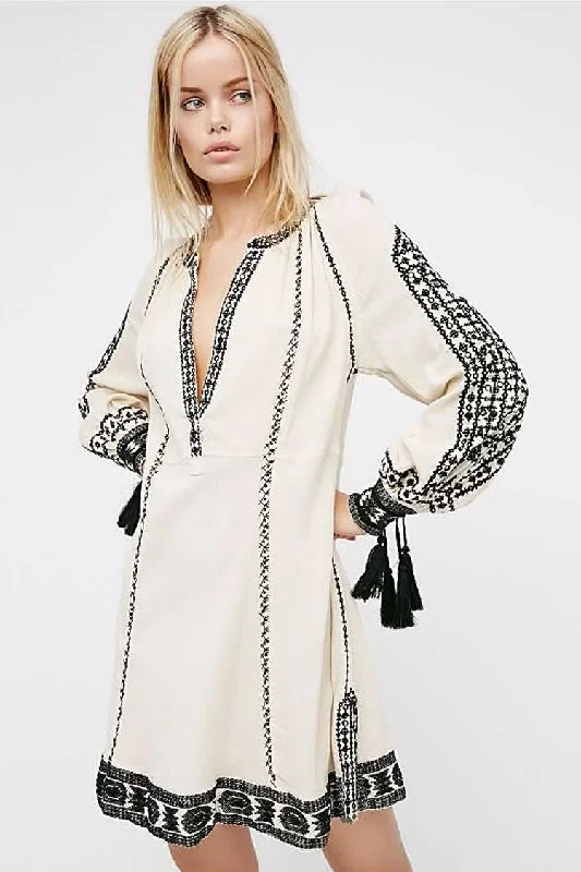 Attire Sale Fringe Ethnic Embroidered Long Sleeve Boho Style Mini Dress - White