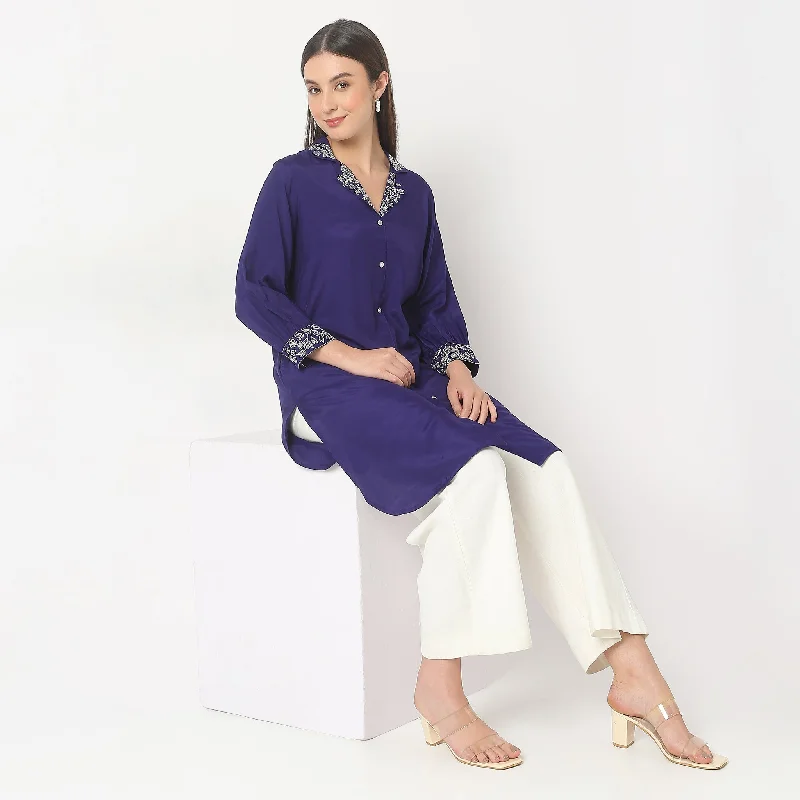 Bid Farewell To The Old Season Straight Fit Embroidered Kurta