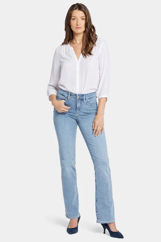 Women's Online Boutique Blake Slim Flared Jeans In Petite - Haley