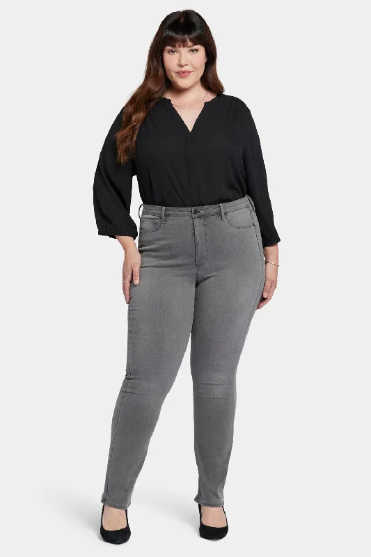 Innovate Your Wardrobe Billie Mini Bootcut Jeans In Plus Size - Parade